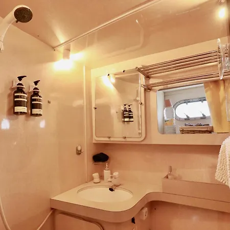 Yacht 船屋 多维尔